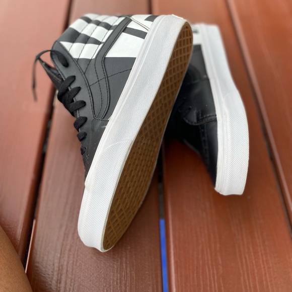 Black leather VANS sneakers - Picture 6 of 11